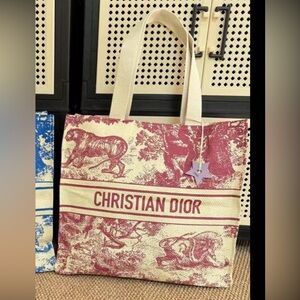Brand new DIOR Straw Dioriviera Tote Red. Novelty bag/VIP Gift with purchase.